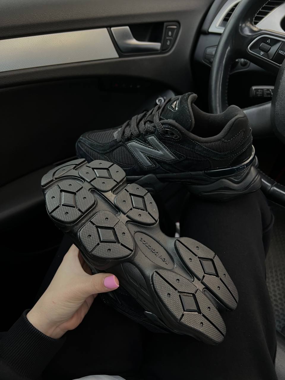 Жіночі Кросівки New Balance 9060