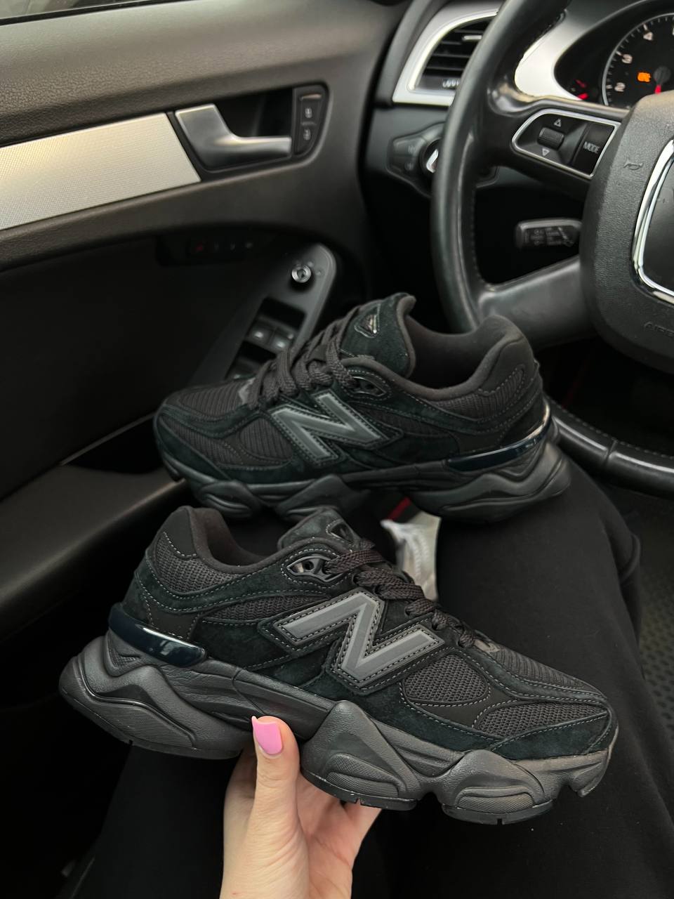 Жіночі Кросівки New Balance 9060