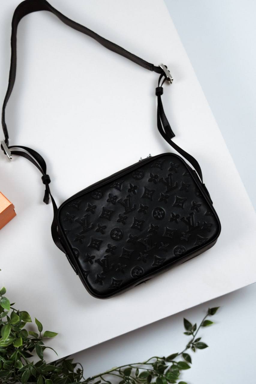 Сумка від Louis Vuitton